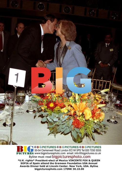 President-elect Fox & Queen Sofia at Grameen Awards
