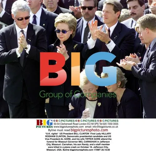 Clintons and Gores Attend Carnahan Funeral