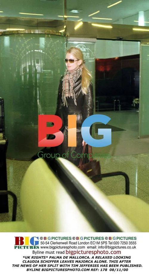 Claudia Schiffer Leaves Majorca Alone