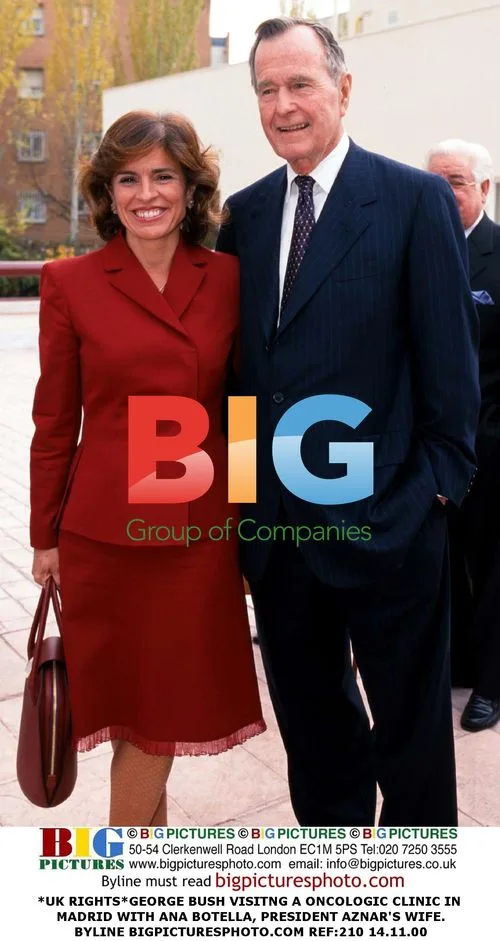 George Bush Visits Oncologic Clinic in Madrid