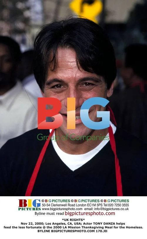 Tony Danza Serves Thanksgiving Meal