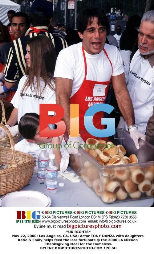 Tony Danza helps feed the homeless