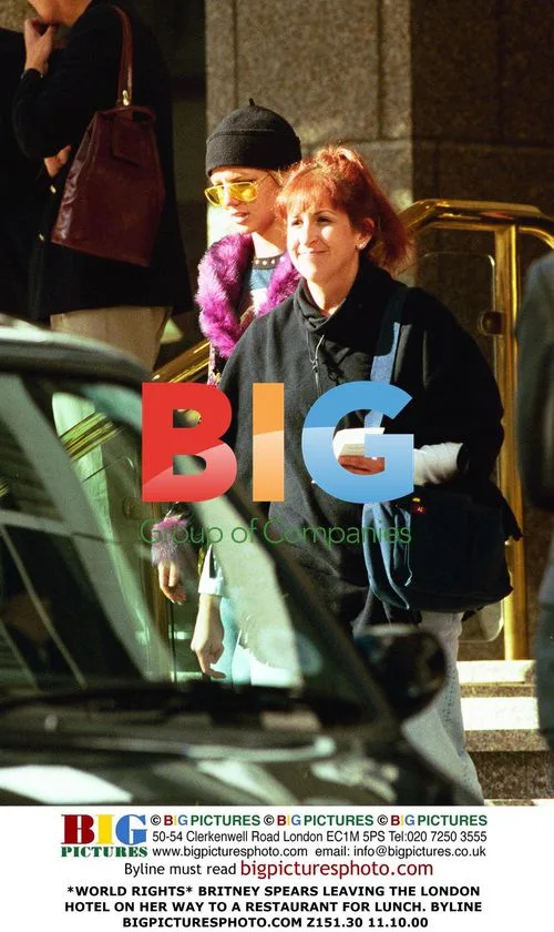 Britney Spears Leaving London Hotel for Lunch