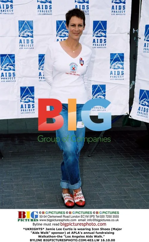 Jamie Lee Curtis at Los Angeles Aids Walk