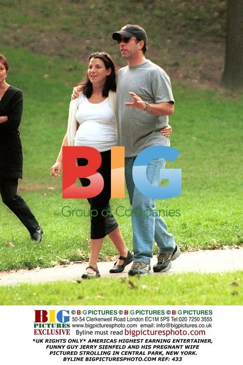 Jerry Seinfeld and Pregnant Wife Stroll in Central Park