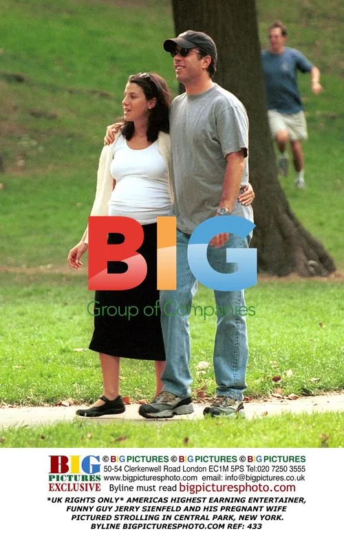Jerry Seinfeld and Pregnant Wife in Central Park