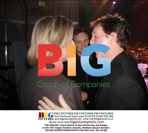 David Bowie & Paul McCartney backstage at VH1 Vogue Awards