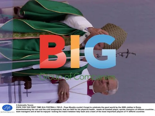 Pope Meets Football Players in Rome