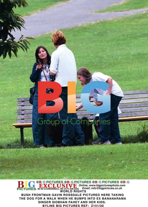 Gavin Rossdale and Siobhan Fahey meet in park