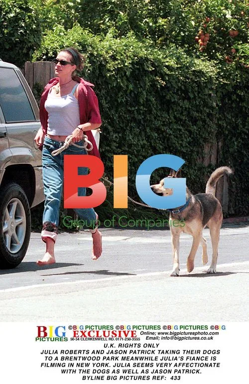 Julia Roberts and Jason Patrick with Dogs