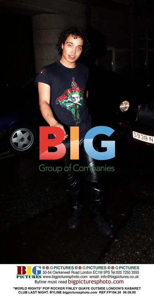 Finley Quaye outside London's Kabaret Club