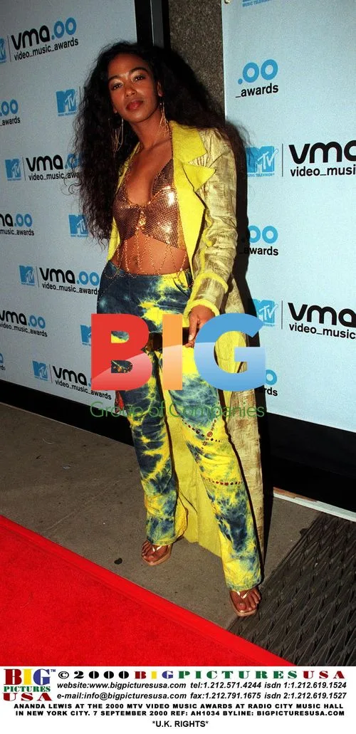 Ananda Lewis at 2000 MTV VMAs