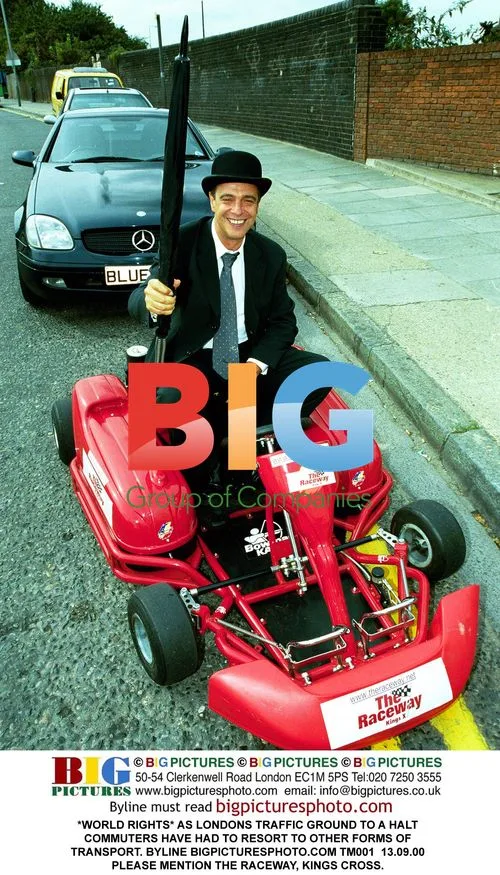 London Traffic Chaos Commuters Use Go-Karts