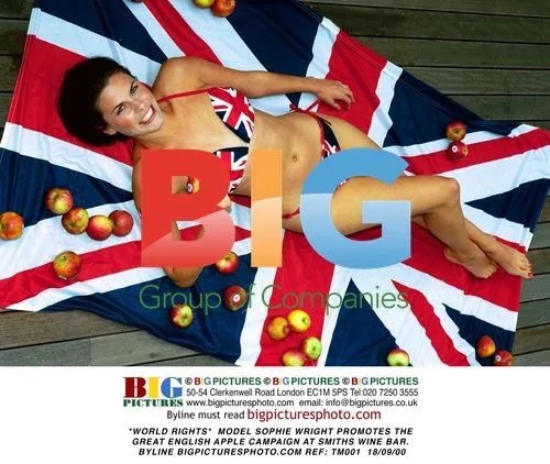 MODEL SOPHIE WRIGHT PROMOTES ENGLISH APPLE CAMPAIGN