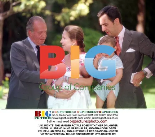 Spanish Royals Pose with Family