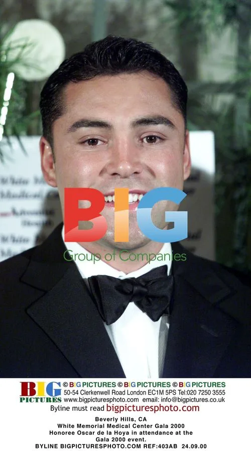 Oscar de la Hoya at White Memorial Medical Center Gala 2000