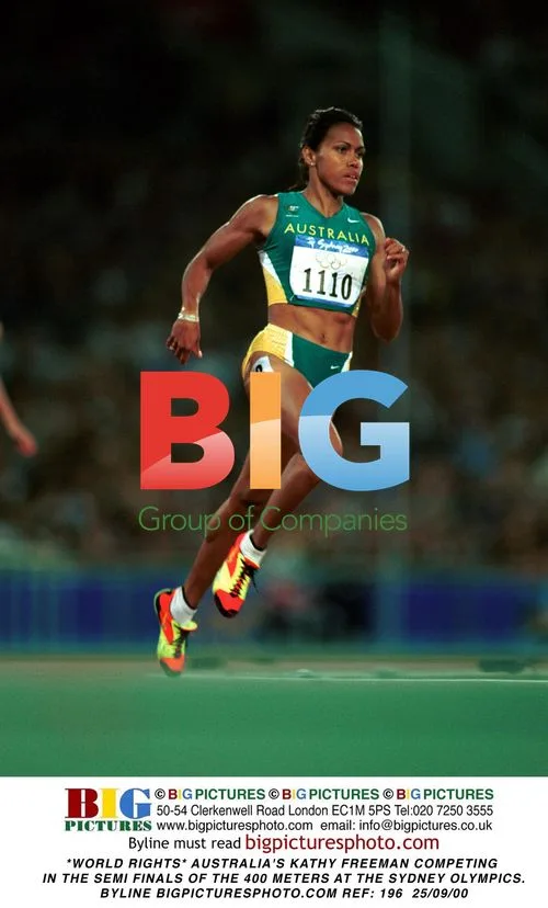 Kathy Freeman competes in 400m semi-finals