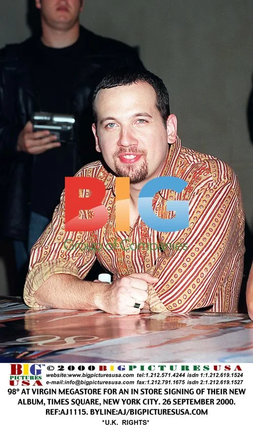 98¡ at Virgin Megastore signing in NYC