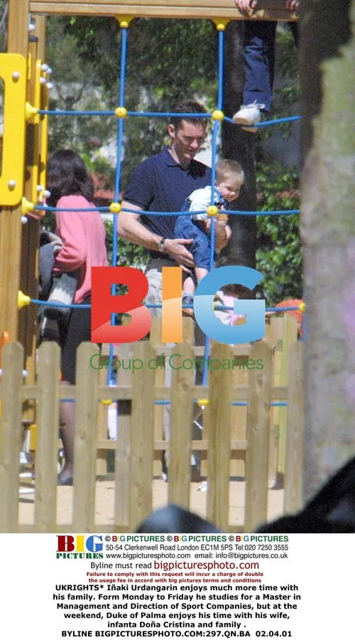 Iaki Urdangarin with family
