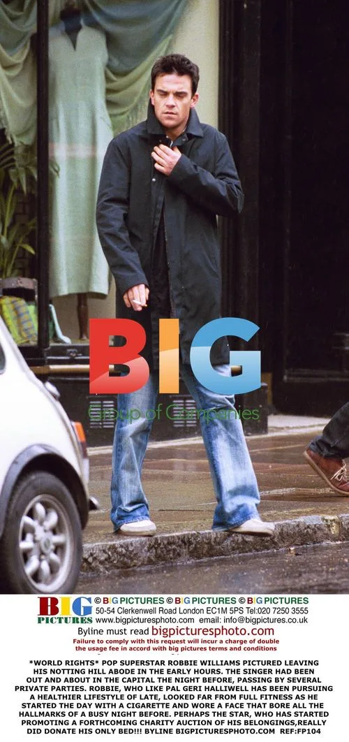 Robbie Williams Leaving Notting Hill Home