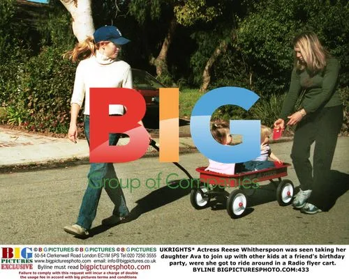 Reese Witherspoon and Ava at Birthday Party