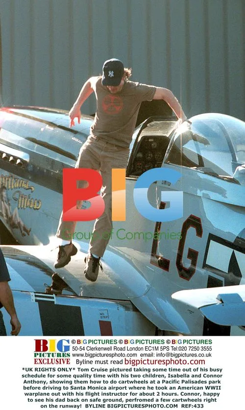 Tom Cruise Spends Day with Kids