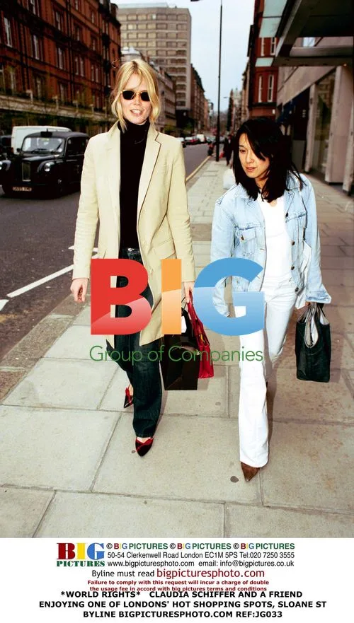 Claudia Schiffer Shopping on Sloane St