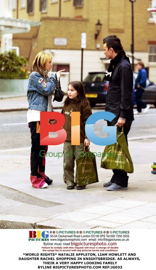 Natalie Appleton and Liam Howlett Shopping