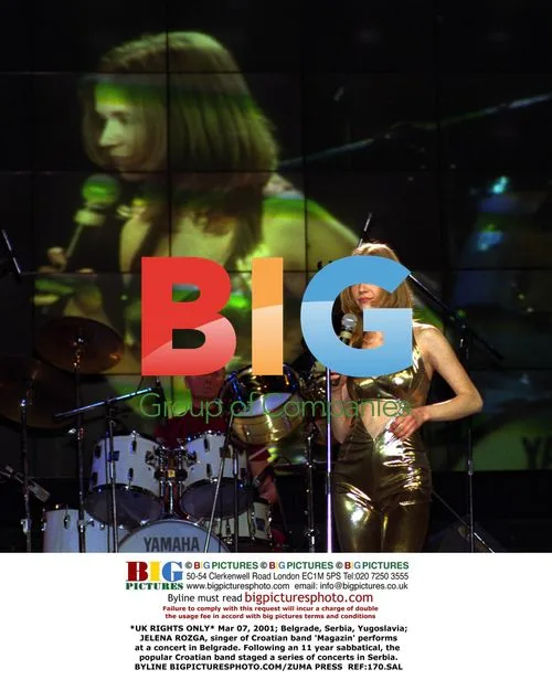 Jelena Rozga performs with band Magazin