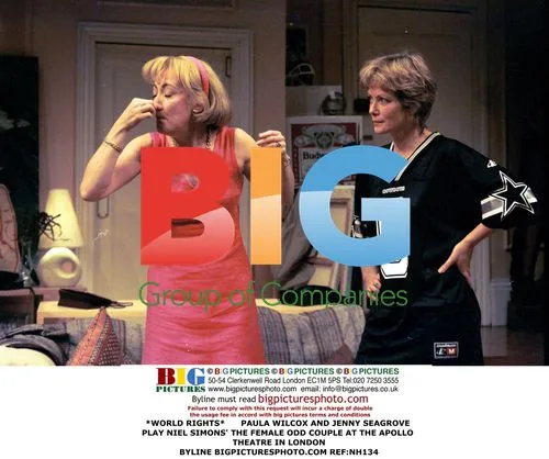 PAULA WILCOX AND JENNY SEAGROVE in THE FEMALE ODD COUPLE