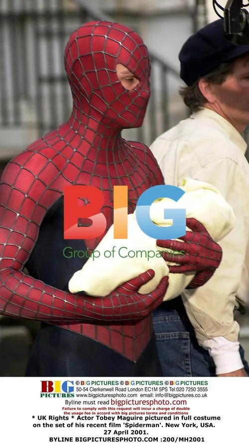 Tobey Maguire on 'Spiderman' set