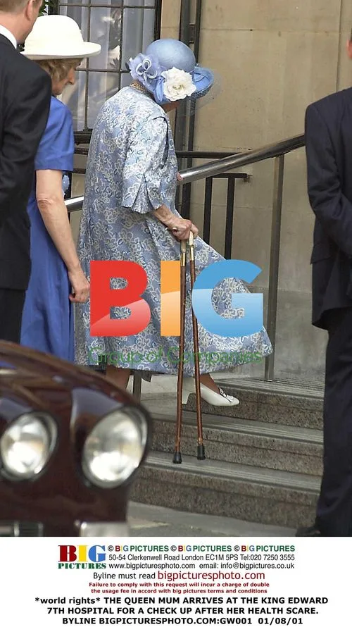 Queen Mum Arrives at Hospital for Check Up