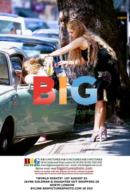 Jayne Goldman & Daughter Shopping in North London