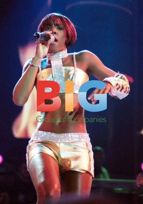 Kelly Rowland Performs at MTV TRL Tour