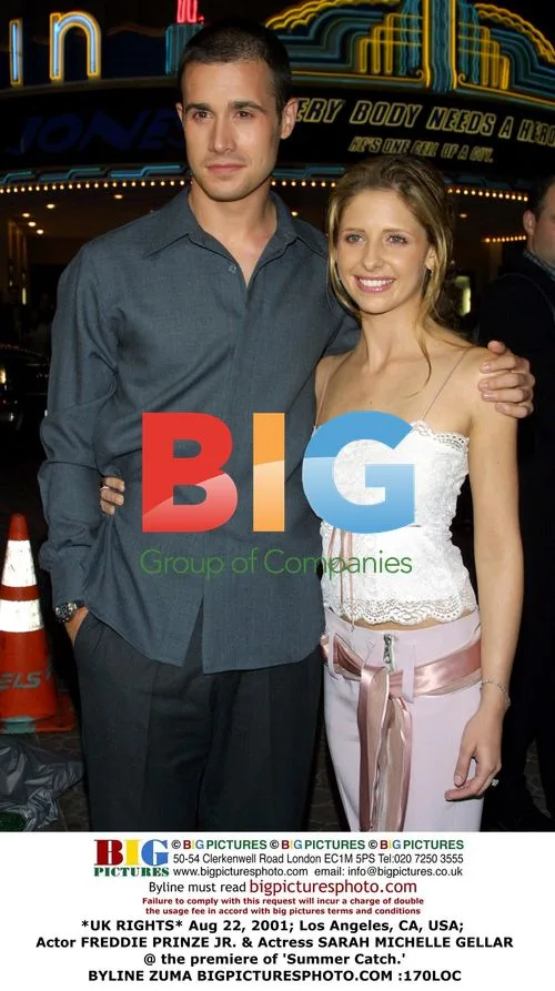 Freddie Prinze Jr. & Sarah Michelle Gellar at 'Summer Catch' Premiere