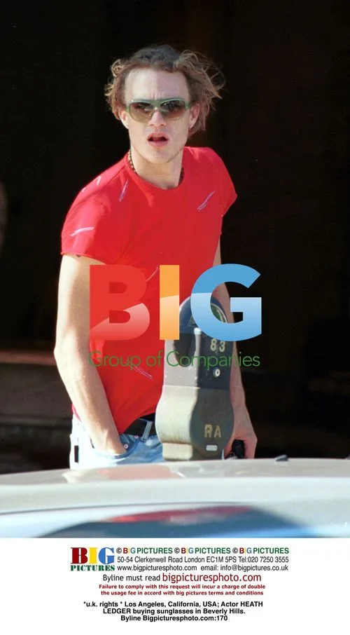Heath Ledger shopping in Beverly Hills