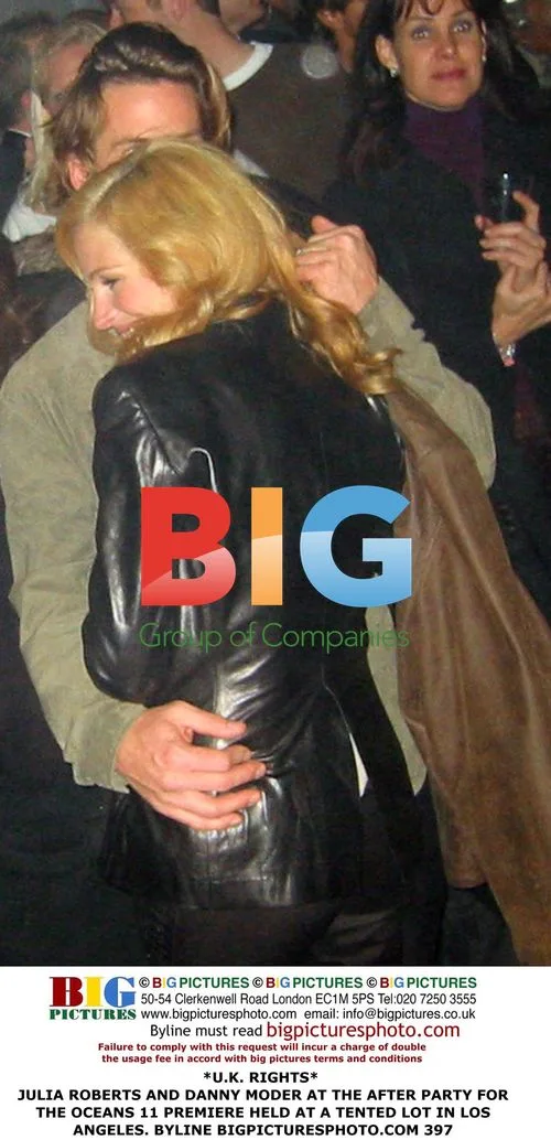 Julia Roberts and Danny Moder at Oceans 11 Premiere Party