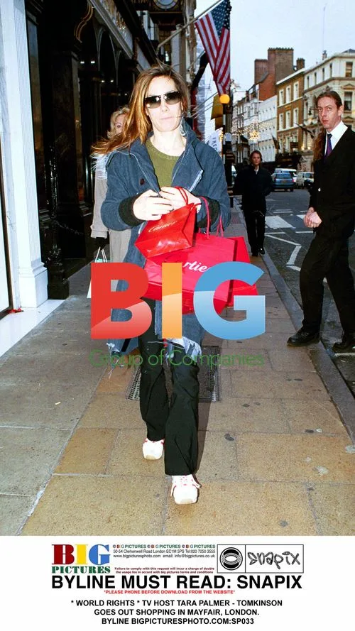 TV Host Tara Palmer-Tomkinson Shopping in Mayfair