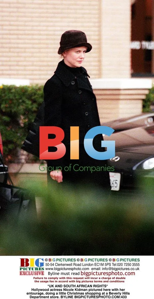 Nicole Kidman Christmas Shopping in Beverly Hills