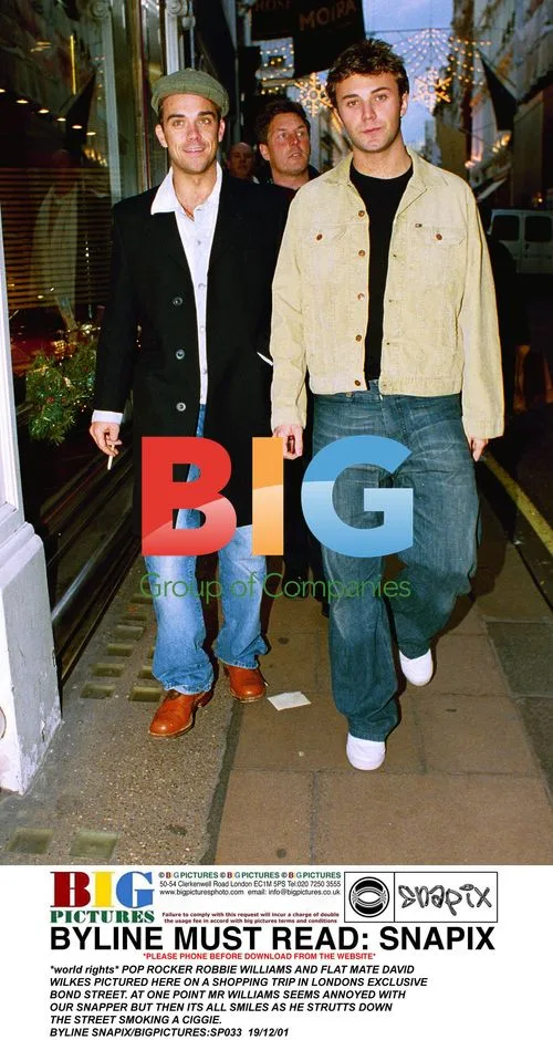 Robbie Williams Shopping in London