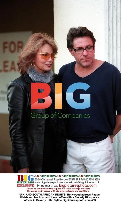 Raquel Welsh has coffee with Beverly Hills police