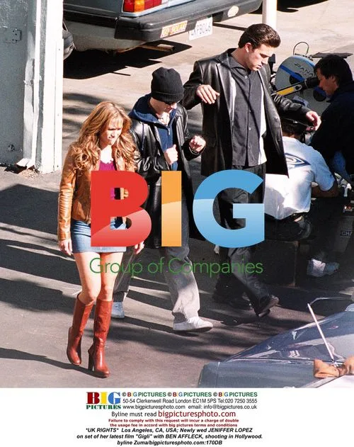 JENIFFER LOPEZ and BEN AFFLECK on "Gigli" set