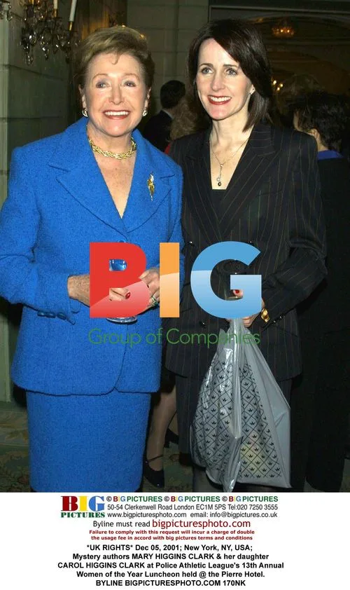 Mystery authors Mary Higgins Clark & daughter Carol at awards luncheon