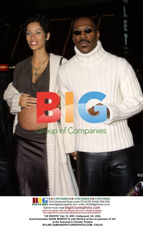 Eddie Murphy & wife Nicole at 'Ali' premiere