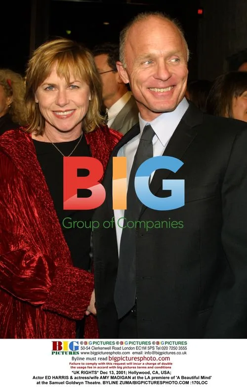 ED HARRIS & AMY MADIGAN at 'A Beautiful Mind' Premiere