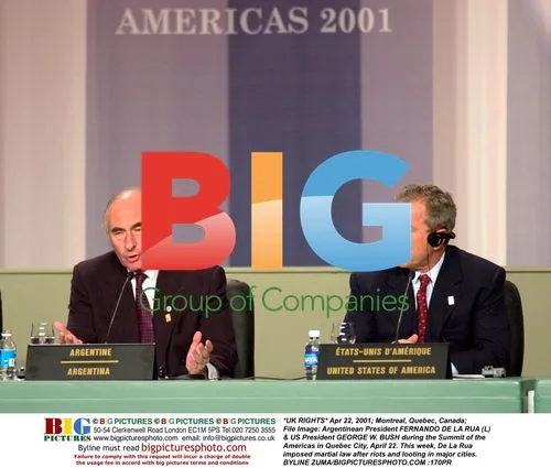 De La Rua and Bush at 2001 Summit