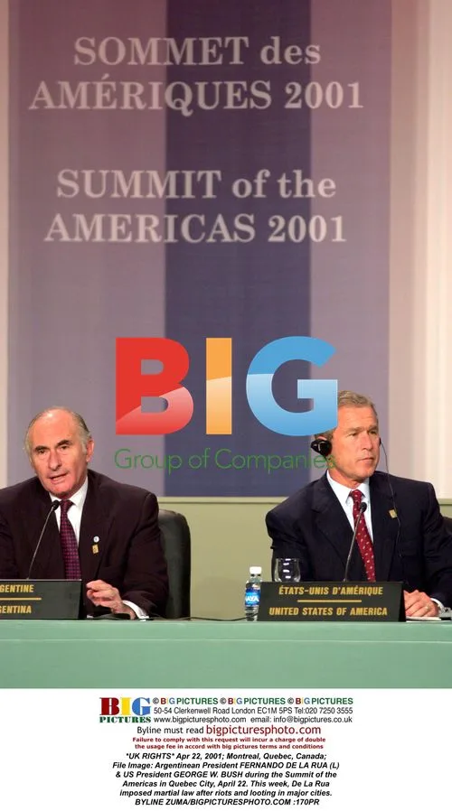 Fernando de la Rua and George W. Bush at Summit of the Americas