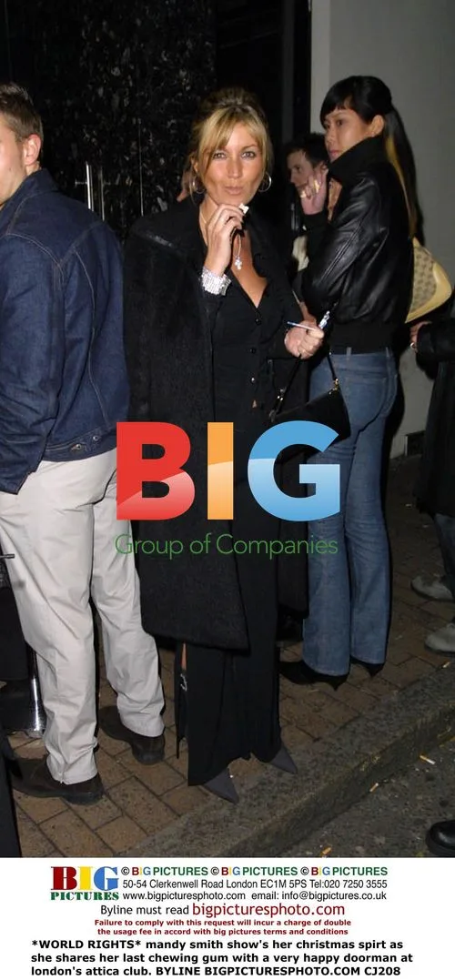 Mandy Smith Shares Gum with Doorman