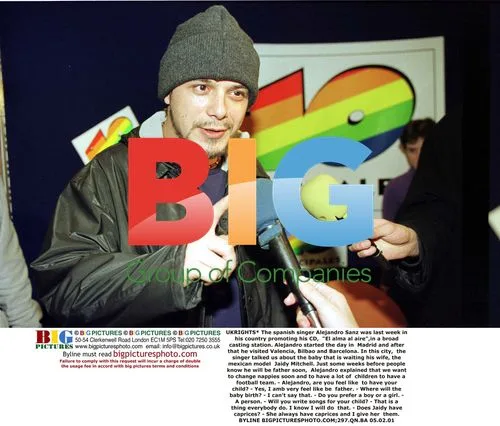 Alejandro Sanz promotes new album