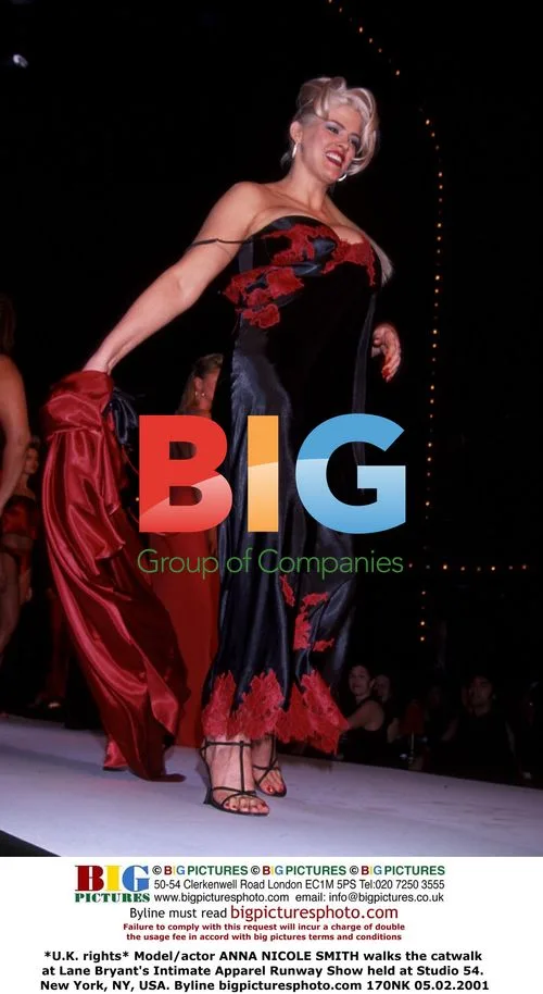 Anna Nicole Smith at Lane Bryant Runway Show